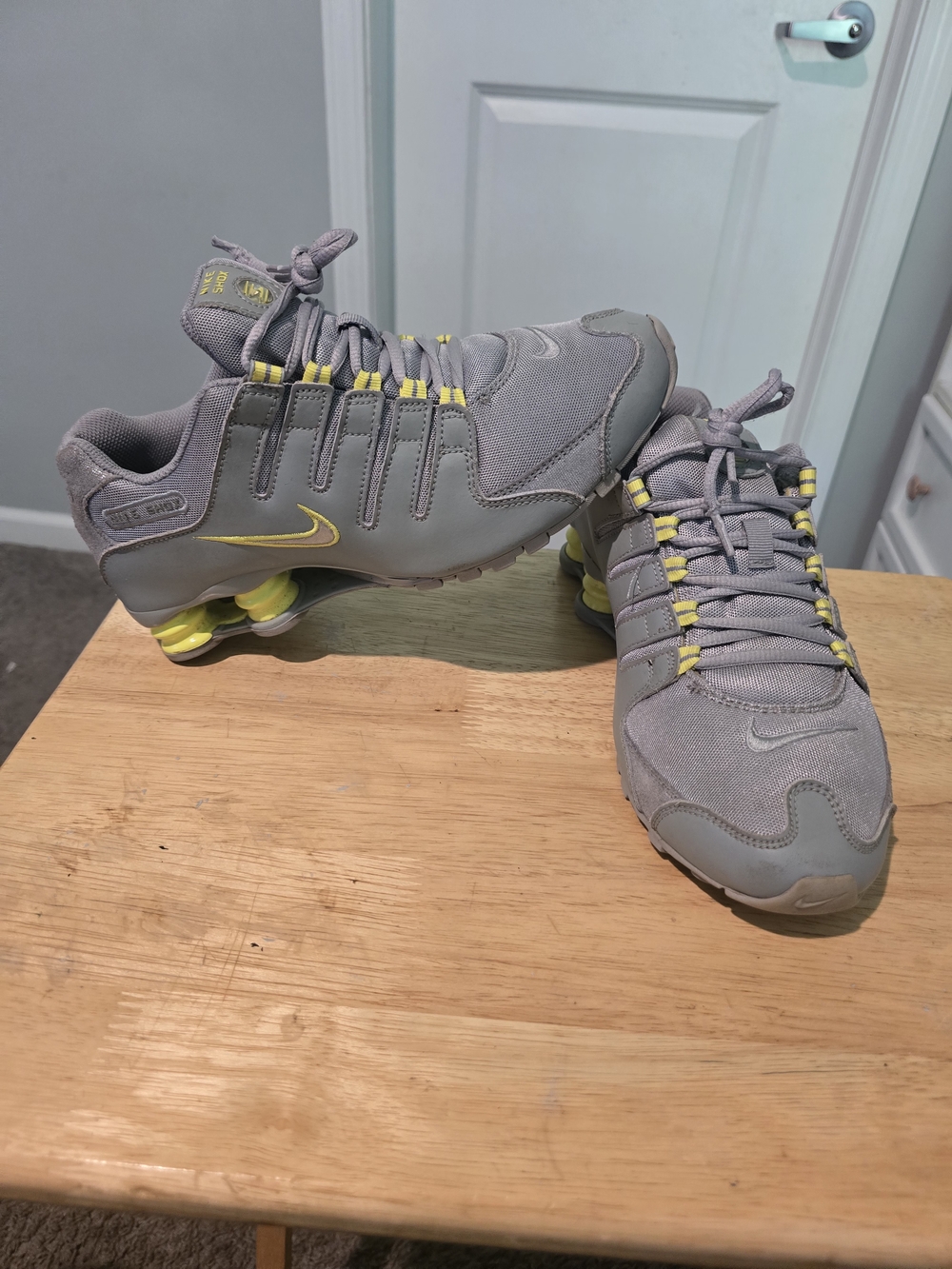 VINTAGE Nike Shox NZ Medium Grey/Sonic Yellow Running Shoes! Size 9 Women's 2011